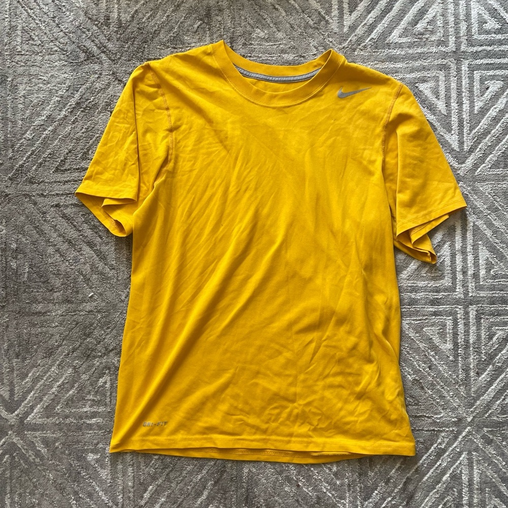 Men’s Nike Dri-fit shirt